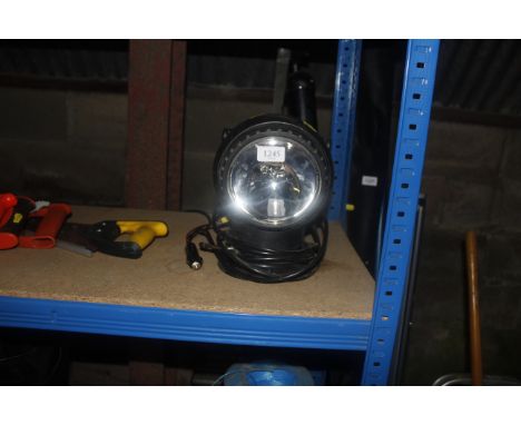 A hunting lamp (12V) 