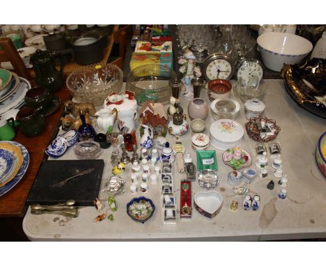 A collection of various decorative items to include mantel clocks; thimbles; Studio pottery vase; Lilliput Lane model house; 