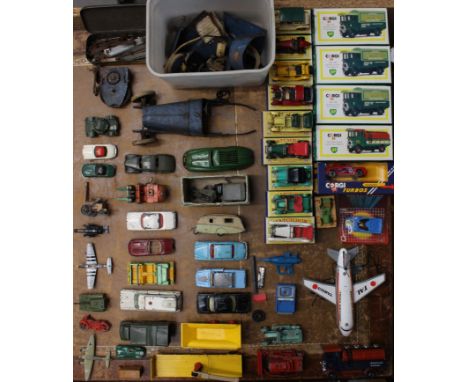Diecast: A collection of assorted boxed and unboxed diecast vehicles to include: nine boxed Matchbox Models of Yesteryear veh