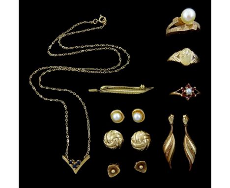 9ct gold jewellery including single stone pearl ring, sapphire wishbone necklace, four pairs of stud earrings, leaf brooch, p