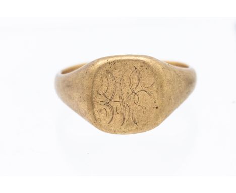 A gentleman's 9ct gold signet ring, square engraved top, size T, weight approx 5.2gms  Further details: visible solder seam a