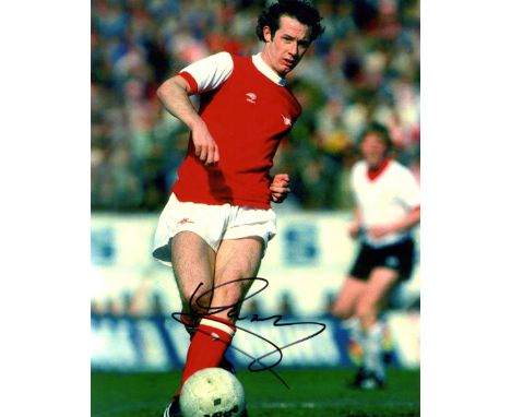 ARSENAL: Selection of signed 8 x 10 photographs by various Arsenal footballers including Liam Brady, Mikel Arteta, John Holli