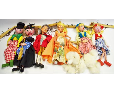 ****Please note amended description****Pelham Puppets including Poodle, SS.Dutch Boy, Cindrella &amp; Prince Charming, Mitzi,