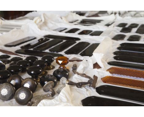LARGE COLLECTION OF CERAMIC FINGER PLATES AND DOOR KNOBS  19TH / 20TH CENTURY  various sizes, in black and cream glaze; toget