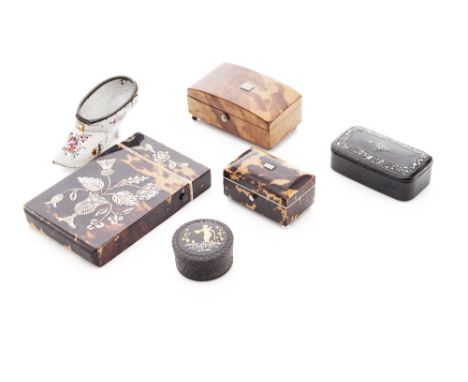 COLLECTION OF SNUFF AND PATCH BOXES  19TH CENTURY  comprising two tortoiseshell veneered examples; a miniature brass and moth