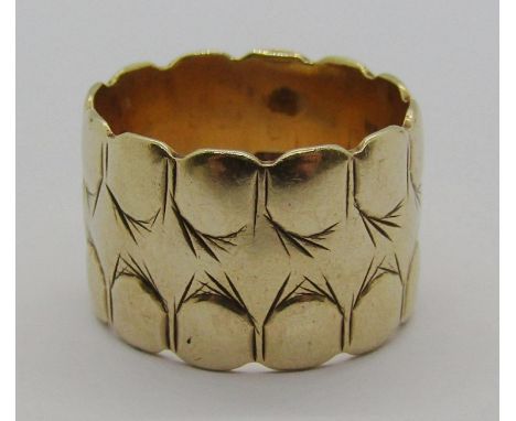 Unusual vintage 9ct wedding ring, maker 'MS&amp;S', size J/K, 6.7g 