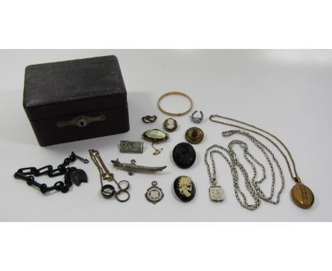 Collection of antique and later costume jewellery to include an Edwardian silver long guard chain with attached floral stamp 