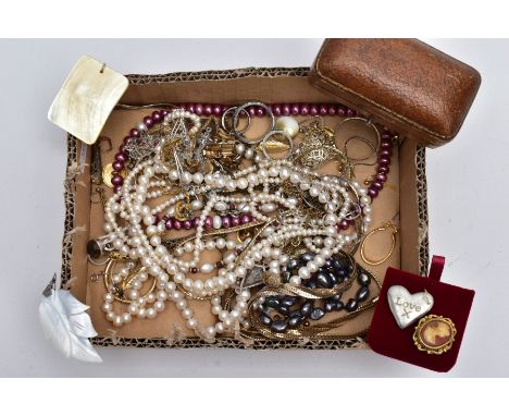 A BOX OF ASSORTED COSTUME JEWELLERY, to include a quantity of cultured freshwater pearl necklaces, a variety of yellow and wh