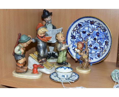 A GROUP OF CERAMICS INCLUDING A ROYAL WORCESTER MINIATURE CUP AND SAUCER, blue and white printed decoration, date cypher for 