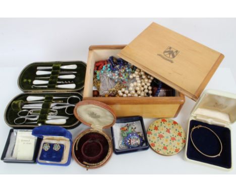 Costume jewellery and bijouterie - including a loose brilliant cut diamond estimated to weigh approximately 0.10 carats, othe