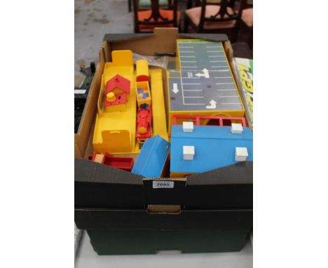 Two boxes of vintage Meccano, Meccano train (constructed) and Hornby Station Set