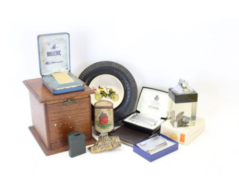 Brass dog's head vesta case, three Ronson lighters, a Pygmy lighter, cigarette case by Kincraft, Player's Navy Cut wooden tob