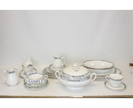 Royal Worcester Beaufort pattern tea and dinner service (91 pieces) CONDITION REPORT Overall very good condition, silvered ri