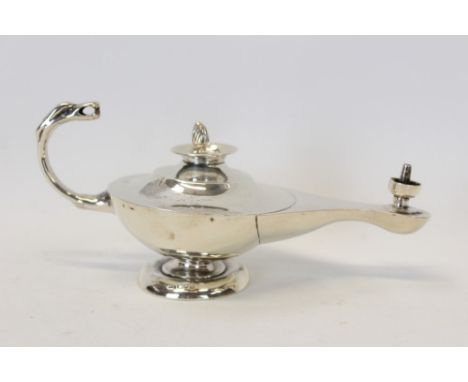 Early George V silver table lighter in the form of a Roman lamp with bird-head handle and separate taper (London 1912) 19cm o