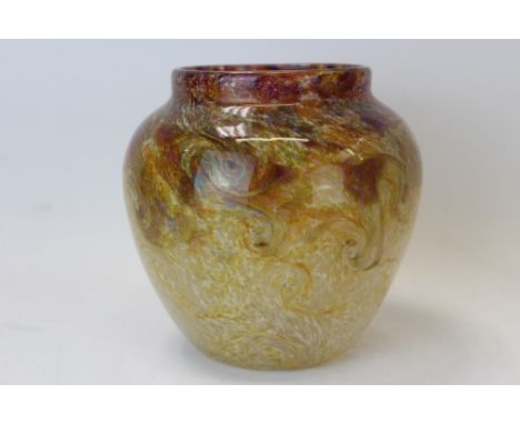 Good quality art glass vase with mottled decoration, probably Vasart, 16.5cm high