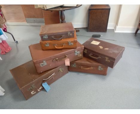 6 VINTAGE SUITCASES
