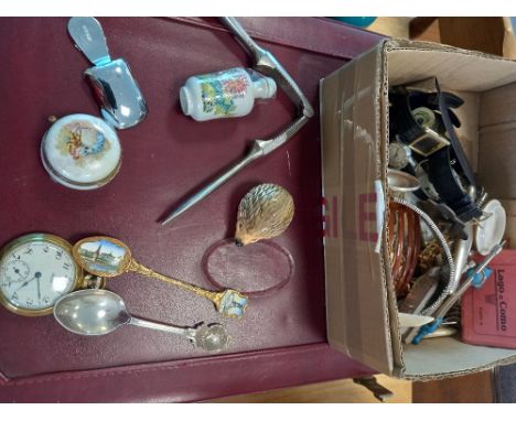 BOX CONTAINING MISCELLANEOUS ITEMS, SNUFF BOTTLE, WATCHES ETC