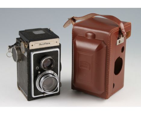 A Zeiss Ikoflex TLR camera in every ready case with Tessar 7.5cm F3.5 lens.