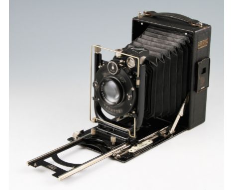 A Zeiss Ikon Ideal 225 5x4 plate camera with fitted Zeiss 15cm F4.5 lens.