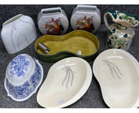 Box of miscellaneous ceramic items to include Masons ironstone jug, pair of Goebel vases, Spode blue &amp; white wall hanging