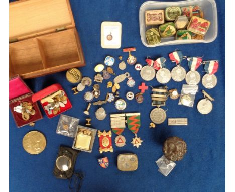 Collectables, a selection of approx. 60 items to include Jeanne D'Arc bronze medal by Prudhomme, Worcestershire Reg sweethear