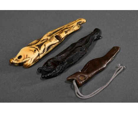 3 Diverse Netsuke "Trockensalm" (Shiosake) aus verschiedenen Materialien: 1x Hirschhorn (L. 10,1cm, 18.Jh.), 1x Umimatsu (L. 