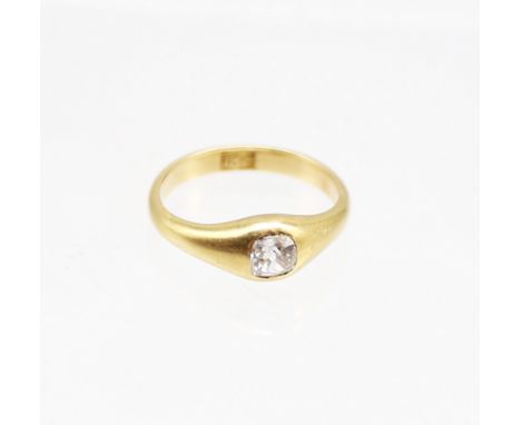 An early 20th century diamond and 18ct gold solitaire ring, comprising an antique cushion cut diamond, estimated weight appro