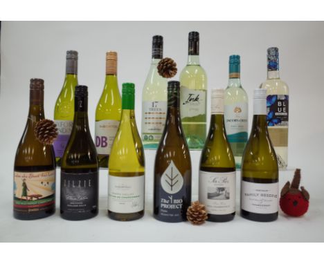 12 BOTTLES AUSTRALIAN WHITE WINEFowles Ladies Who Shoot Their Lunch Chardonnay 2020; Zilzie Platinum Edition Fiano 2020; De B