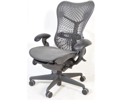 Studio 7.5 - Herman Miller - Mirra 2 - A late 20th Century retro swivel desk chair with adjustable positioning for posture. T