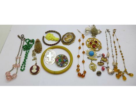 A collection of vintage costume jewellery 