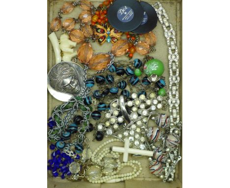 A collection of vintage costume jewellery 