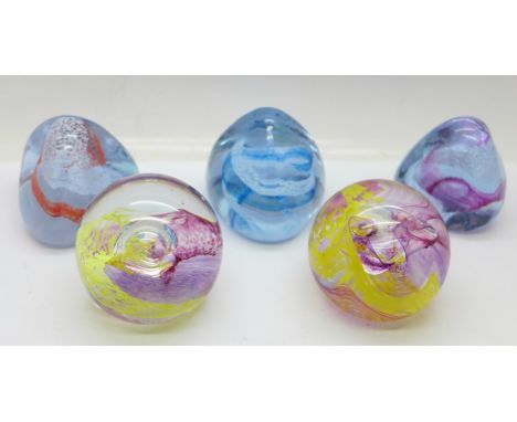 Five Caithness glass paperweights 