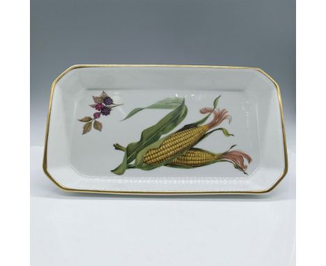 Gorgeous porcelain, decorated in the Evesham pattern. Featuring a vegetable theme. Royal Worcester backstamp. Issued: 20th ce