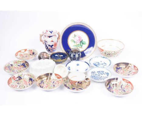 Miscellaneous ceramics to include: late 18th Century blue and white Worcester 'three flowers' saucer: Chamberlains Worcester 