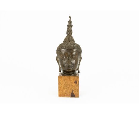 20th Cent. Thai bronze "Head of Buddha" sculpture20ste eeuwse Thaise sculptuur in brons : "Hoofd van Boeddha"  -  hoogte : 17