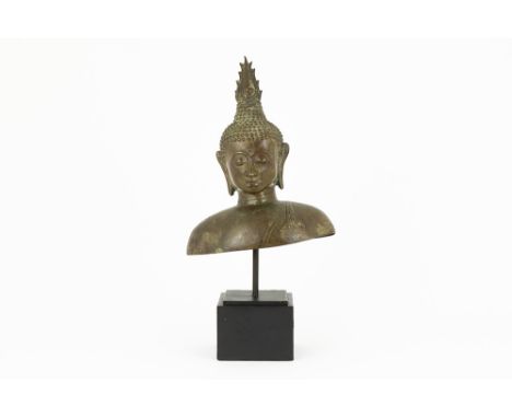 20th Cent. Thai bronze Buddha bust 20ste eeuwse buste van Boedha in brons  -  hoogte : 31 cm   