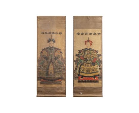 pair of Chinese Yunnan scroll paintings with the depiction of Emperor and EmpressPaar Chinese scroll-schilderingen op rijstpa