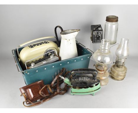 A Collection of Various Vintage and Later Sundries to Comprise Enamel Jug, Radios, Oil Lamps, Cameras etc 