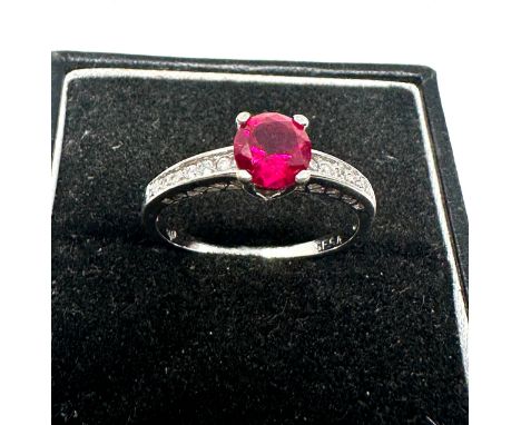 14ct gold synthetic ruby  ring (2.4g) 