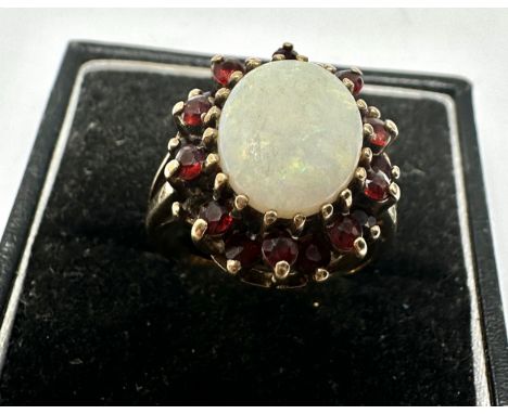 9ct gold opal &amp; garnet vintage cluster ring (5.6g) 