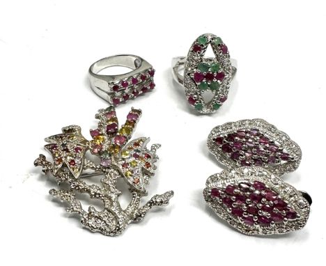 A collection of silver stone set jewellery including ruby and emerald (47g) 