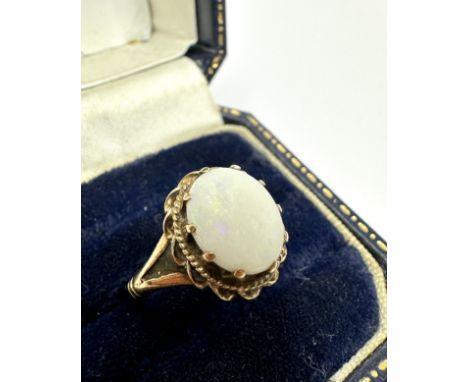 9ct gold opal ring weight 3.1g 