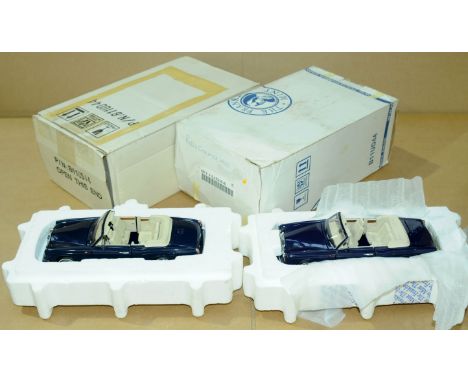 Franklin Mint - a boxed pair of mixed Scale Rolls Royce's comprising of 2x B11UD44 1993 Rolls Royce Corniche IV. Conditions a