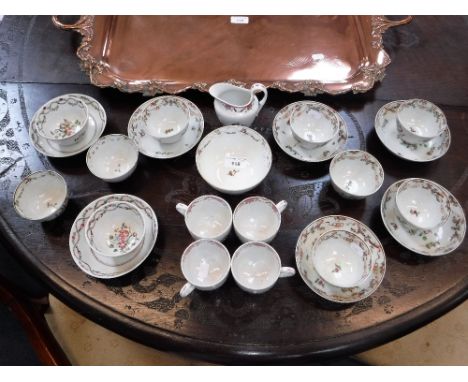 A COLLECTION OF 18TH/19TH CENTURY NEW HALL TYPE TEA BOWLS and similar teawares