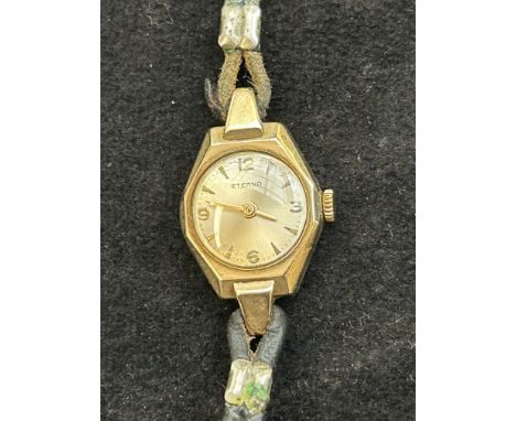 Vintage ladies 9ct gold cased Eterna watch 