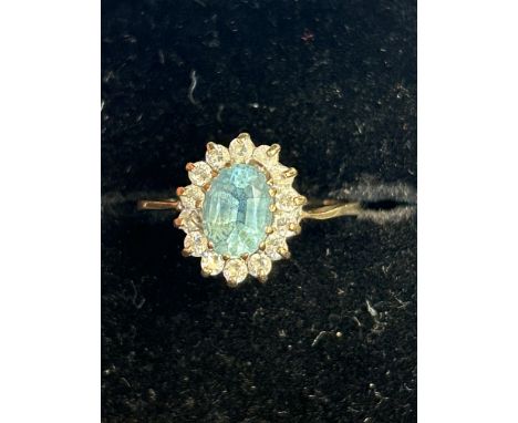 9ct Gold ring set with blue topaz &amp; cz stones Size K 1.8g 