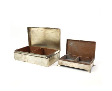 GOLDSMITHS &amp; SILVERSMITHS CO (WILLIAM GIBSON &amp; JOHN LAWRENCE LANGMAN) SILVER CIGARETTE BOX (2). London 1895, approx 1