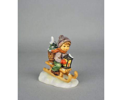 Hummelfigur, Nr. 396Marke Goebel, Biskuitporzellan bemalt. Herstellermarke und Nr. 396 am Boden. Handsigniert "92". Intakt. H
