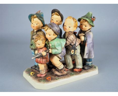 Hummelfigur "sieben Schwaben", Nr. 347Marke Goebel, Biskuitporzellan bemalt. Herstellermarke sowie Nummer 347 , 1957 und 27 a