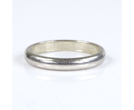 A 9ct white gold plain wedding band ring, maker's marks CPM, band width 3mm, size O, 3.1g 